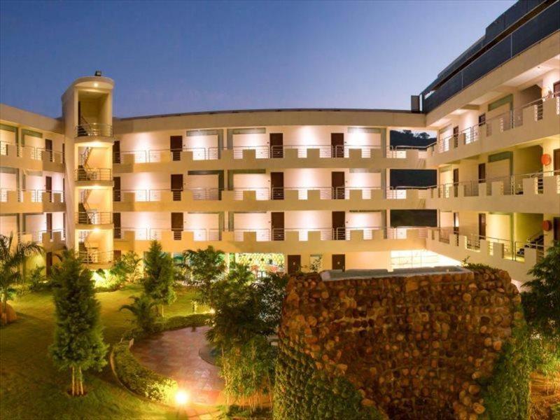 Sterling Yelagiri Exterior foto