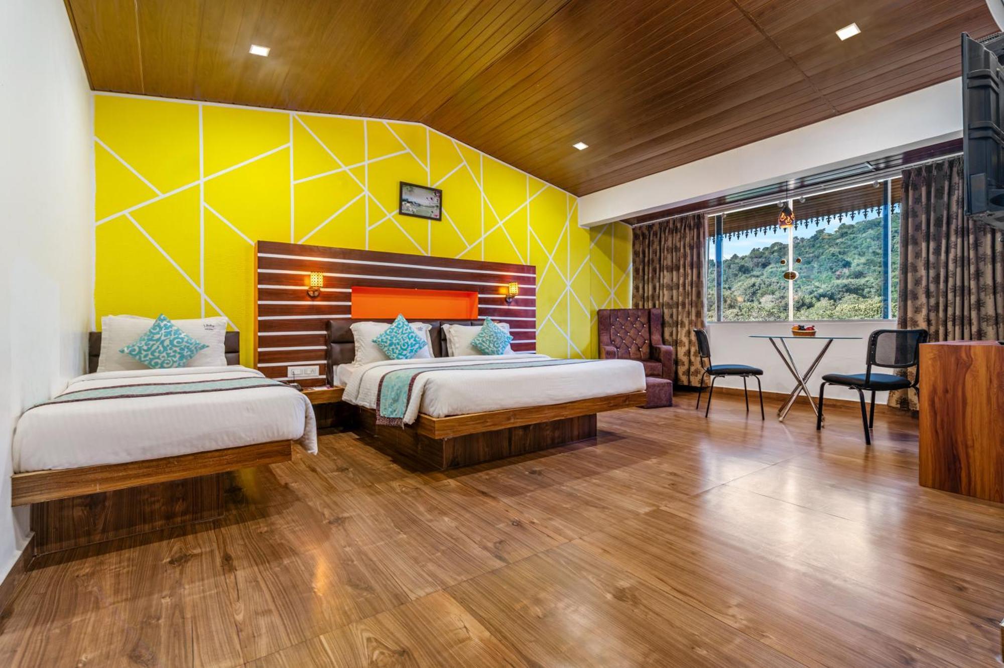 Sterling Yelagiri Exterior foto