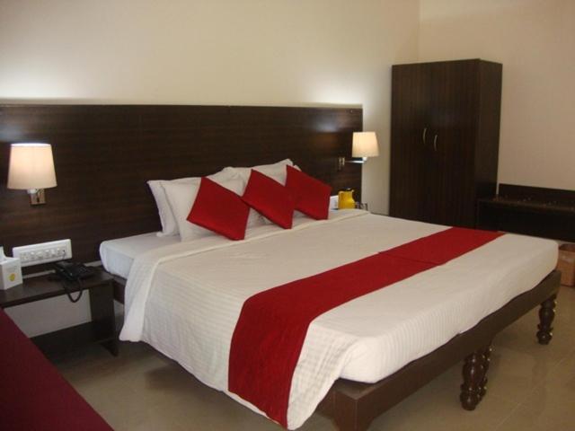 Sterling Yelagiri Quarto foto
